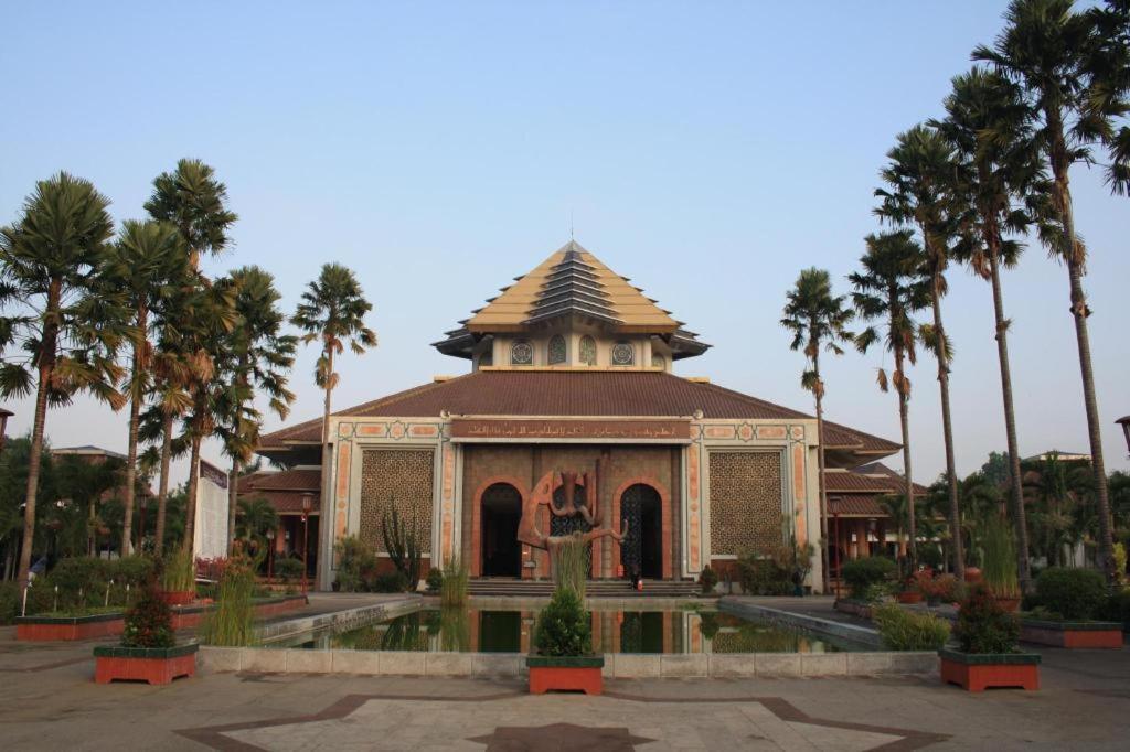 Amaya Suites Hotel Kejayan Extérieur photo