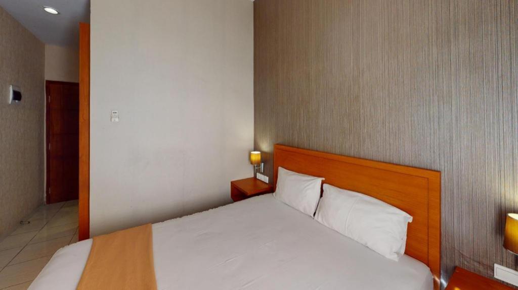 Amaya Suites Hotel Kejayan Extérieur photo