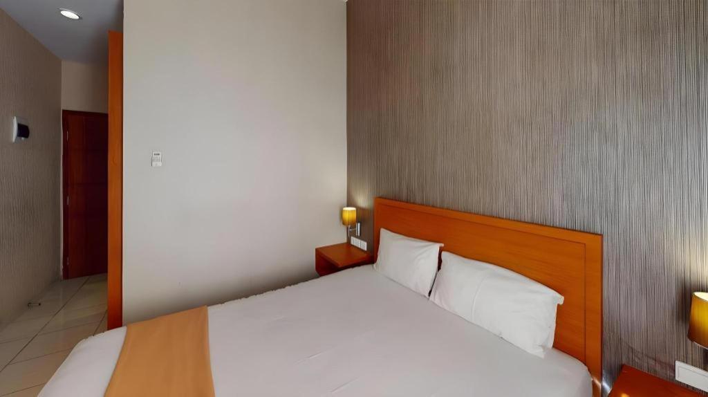 Amaya Suites Hotel Kejayan Extérieur photo
