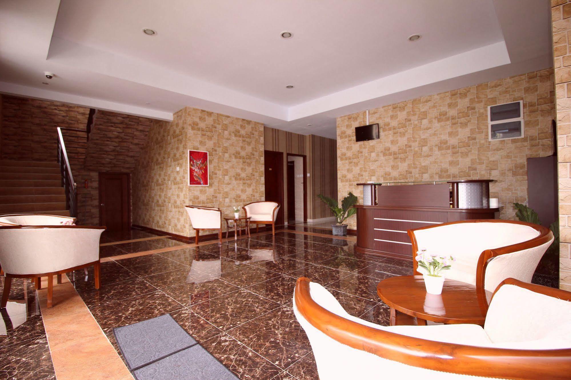Amaya Suites Hotel Kejayan Extérieur photo